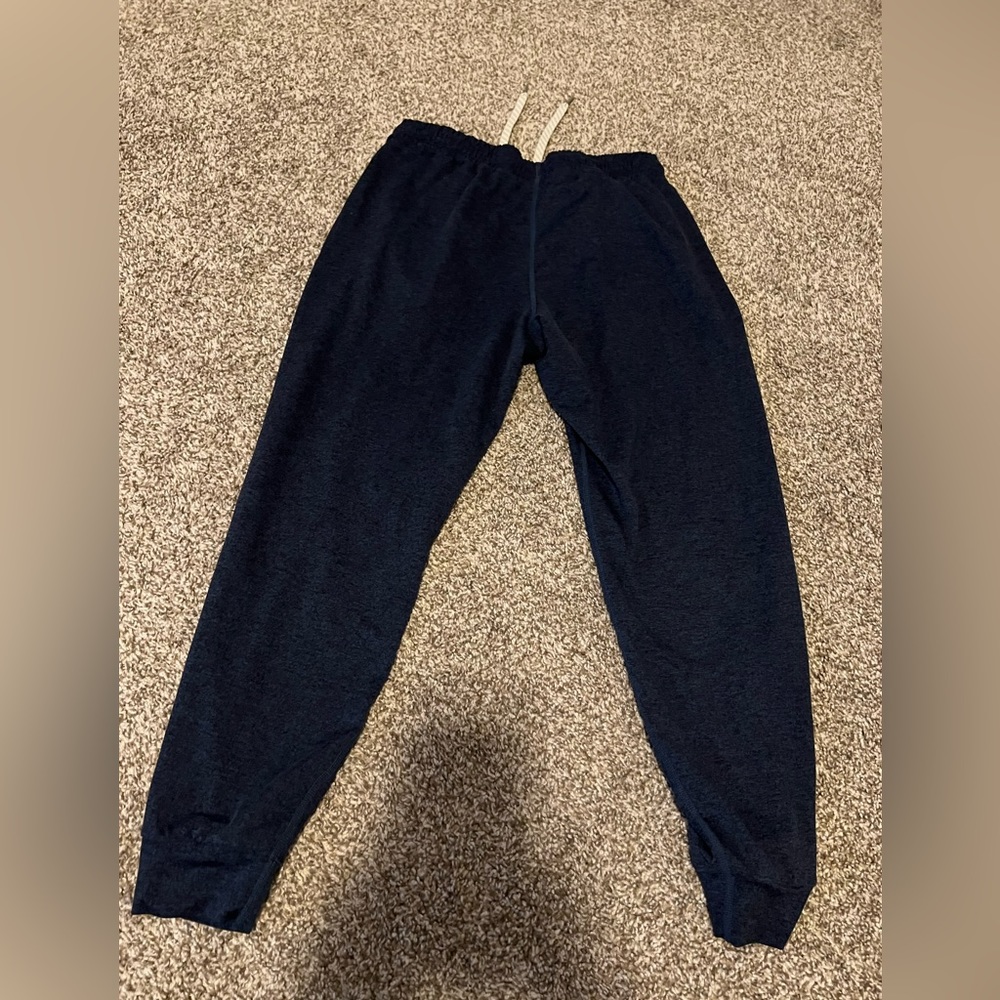 Vuori Sunday Joggers size Small